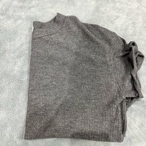 Brandy Melville / John Galt textured ribbed grey shorts sleeve top